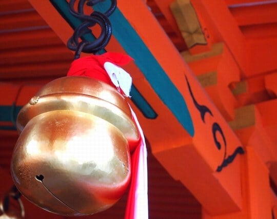 神社の鈴の音を聞く夢