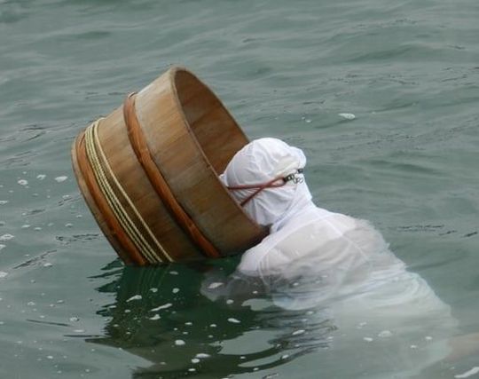 海女が獲物を収穫する夢