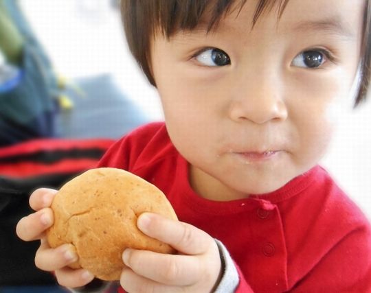 食べ物をしっかり噛んで食べる夢