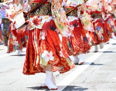 祭りで皆に合わせて踊る夢夢