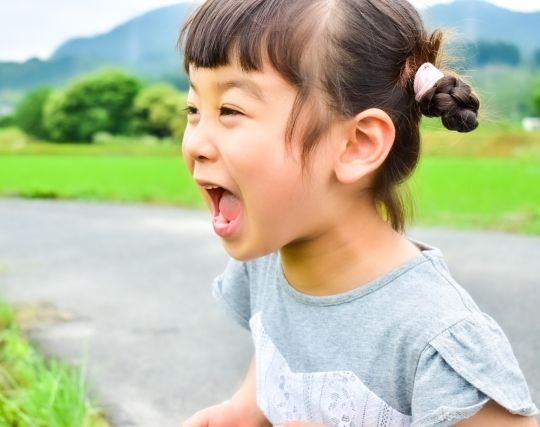 嬉しそうな自分の子供の夢