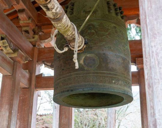 寺の鐘の音を聞く夢